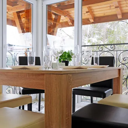 Bramar Apartment *